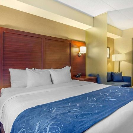 Comfort Suites Downtown Windsor Buitenkant foto