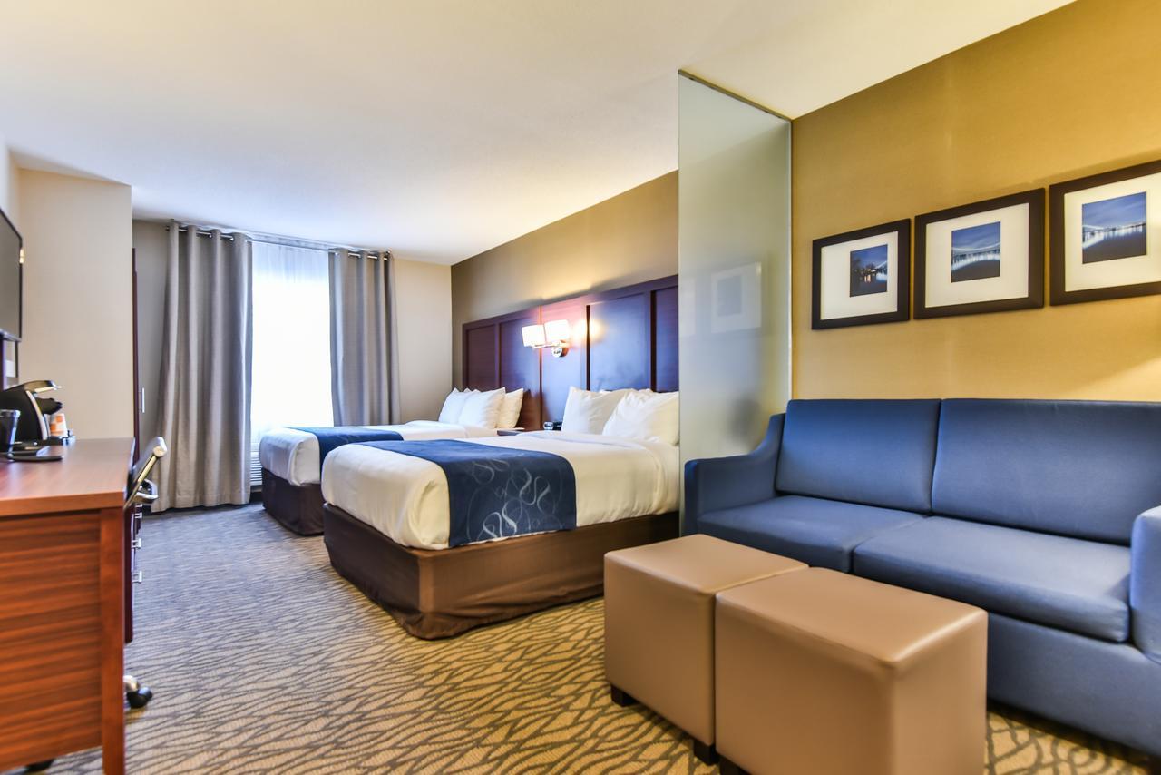 Comfort Suites Downtown Windsor Buitenkant foto