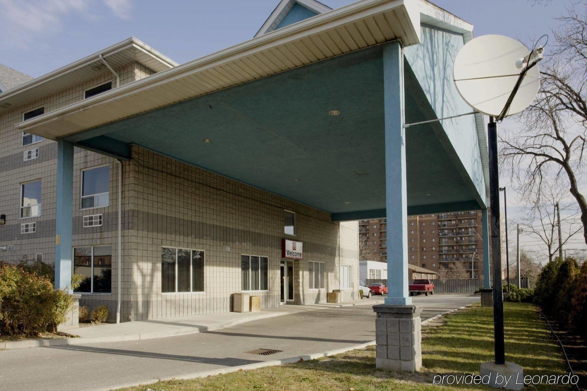 Comfort Suites Downtown Windsor Buitenkant foto