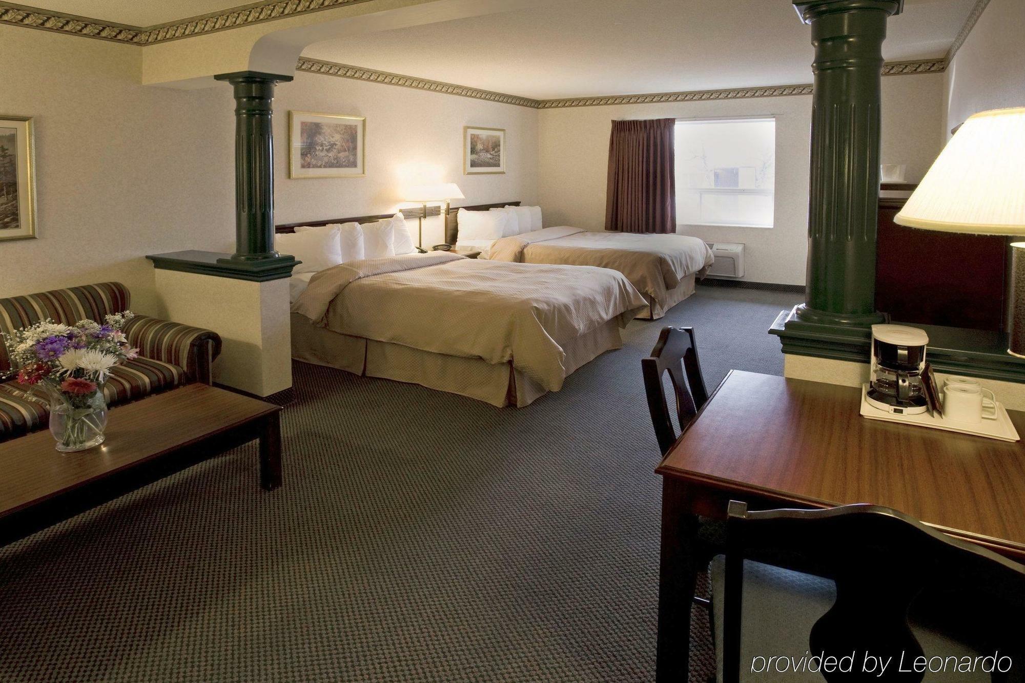 Comfort Suites Downtown Windsor Buitenkant foto