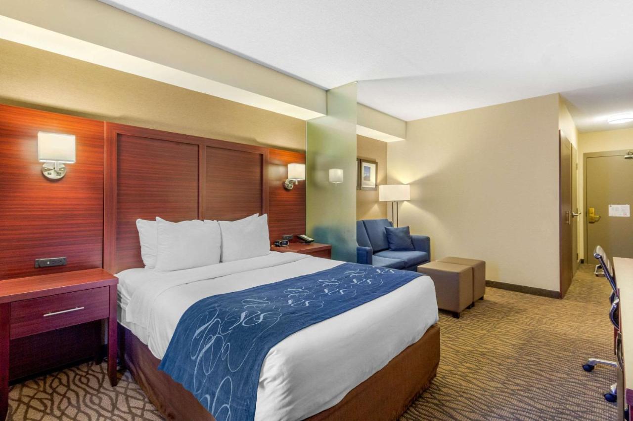 Comfort Suites Downtown Windsor Buitenkant foto