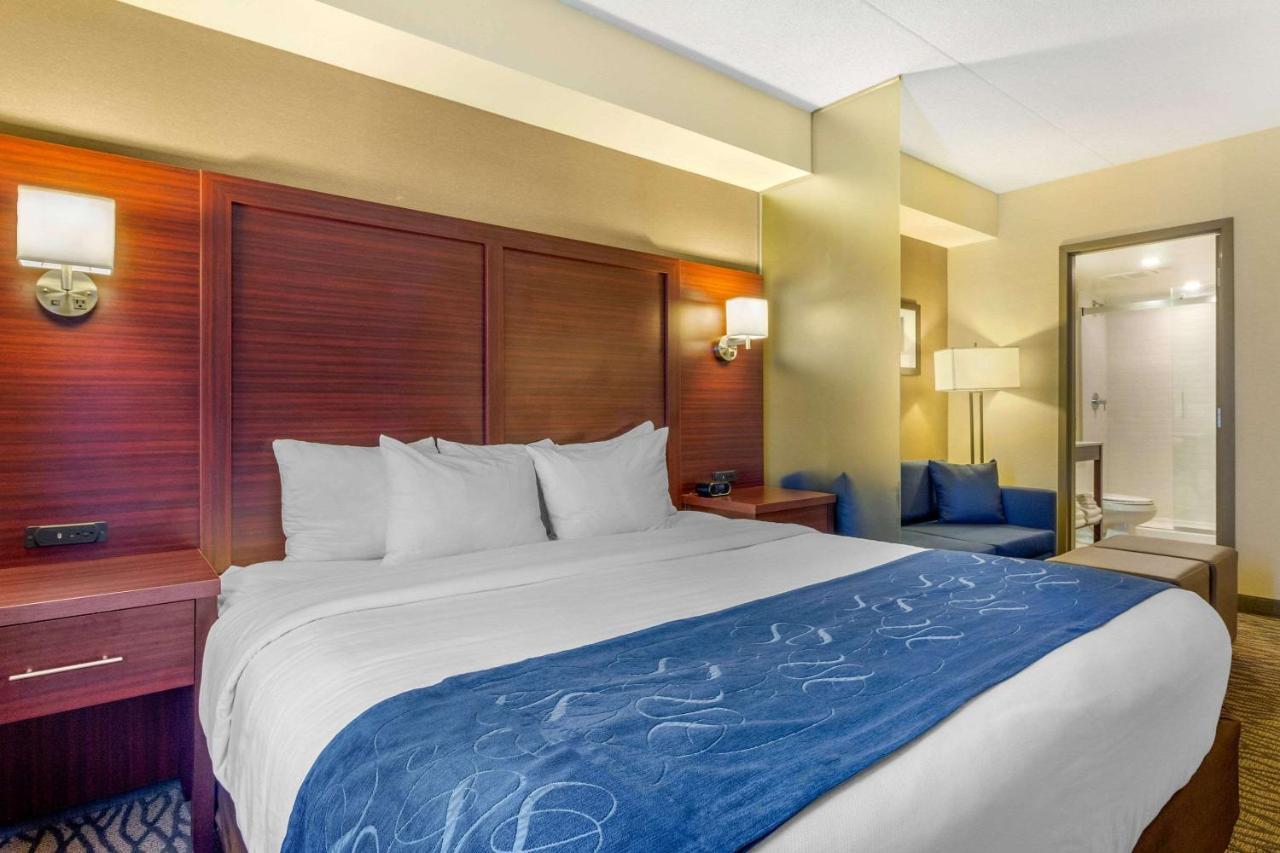 Comfort Suites Downtown Windsor Buitenkant foto