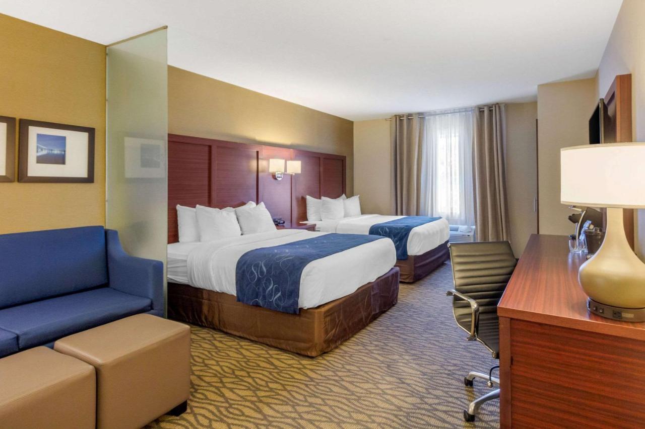 Comfort Suites Downtown Windsor Buitenkant foto