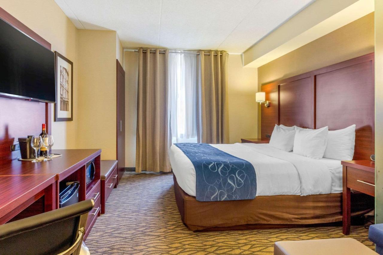 Comfort Suites Downtown Windsor Buitenkant foto