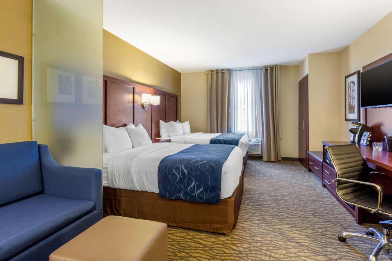 Comfort Suites Downtown Windsor Buitenkant foto
