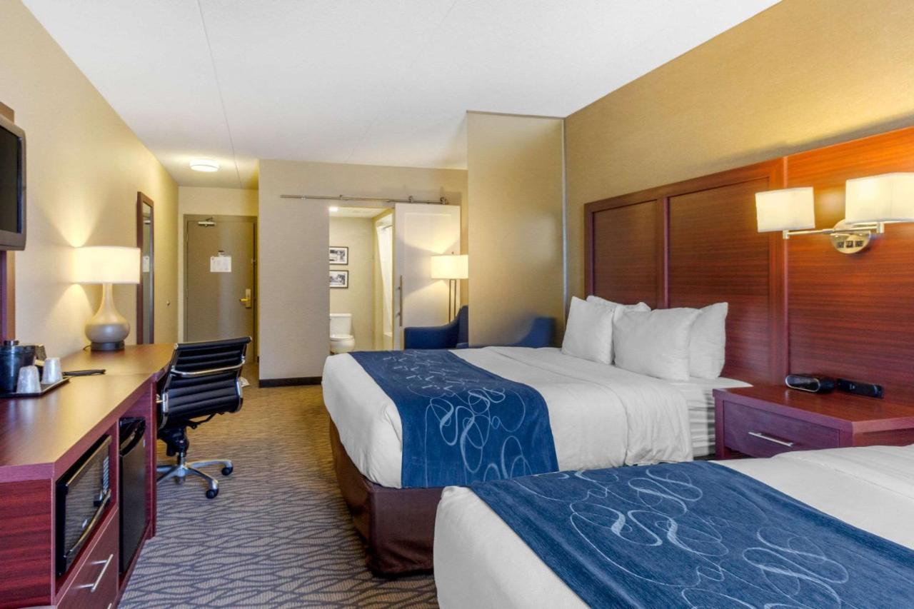 Comfort Suites Downtown Windsor Buitenkant foto