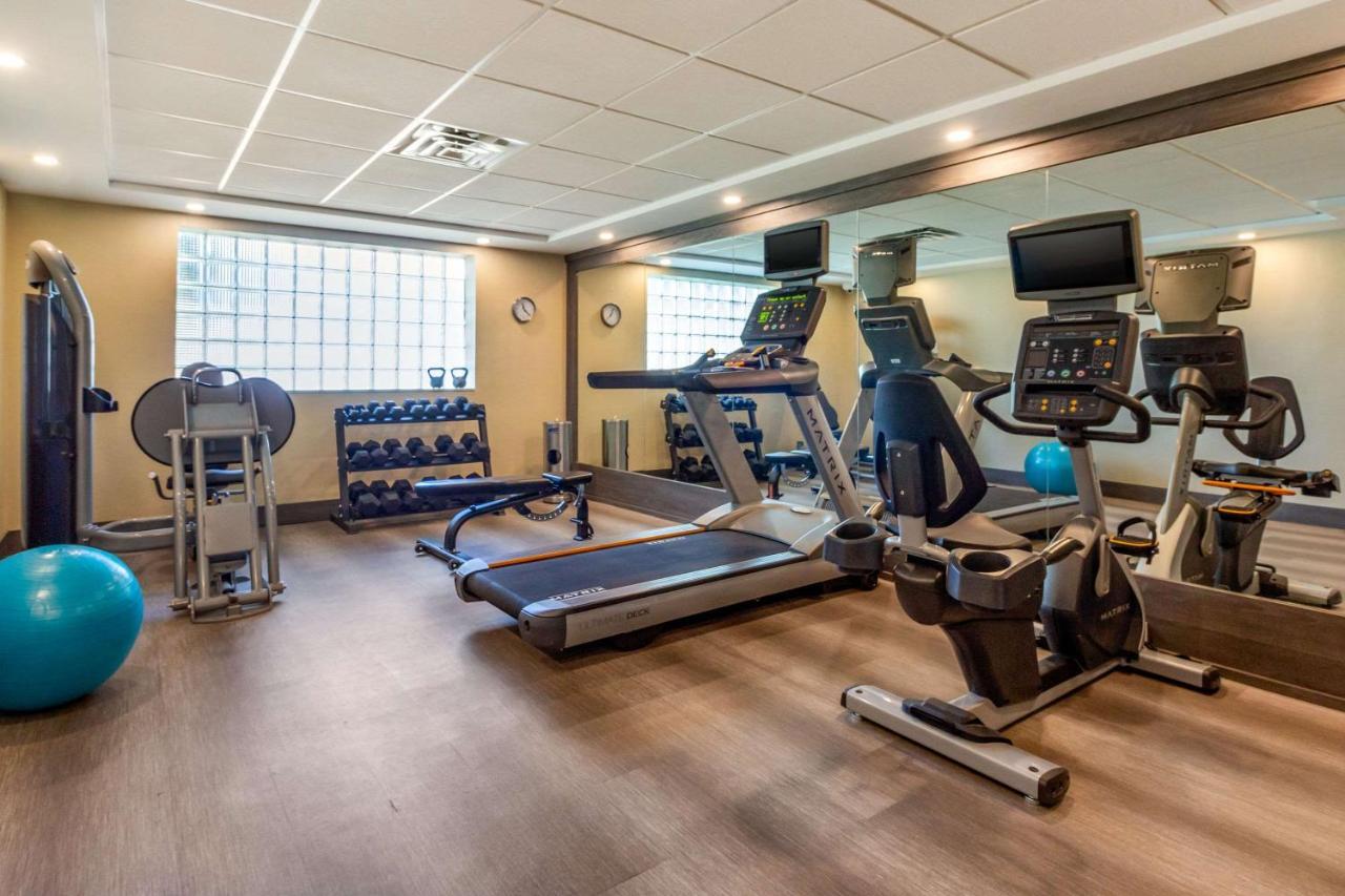 Comfort Suites Downtown Windsor Buitenkant foto