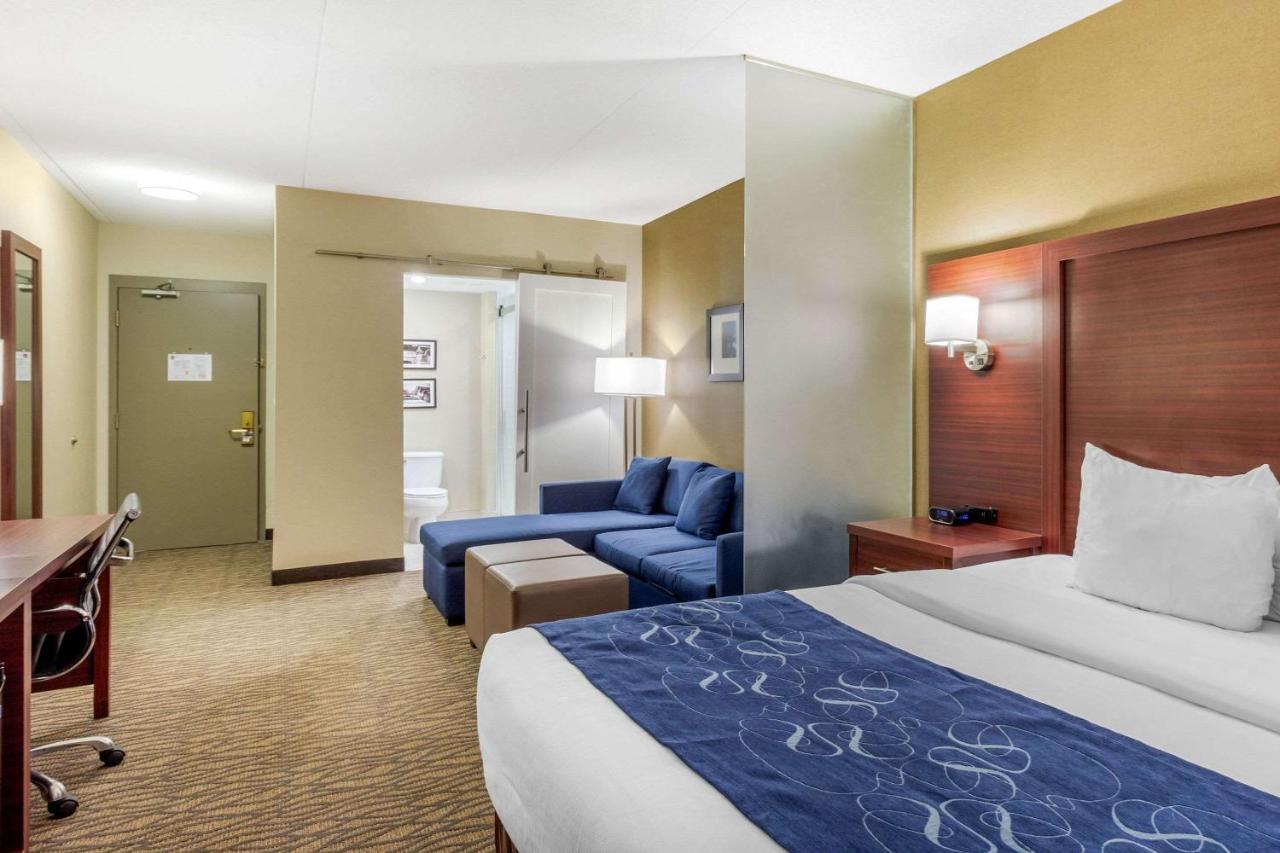 Comfort Suites Downtown Windsor Buitenkant foto