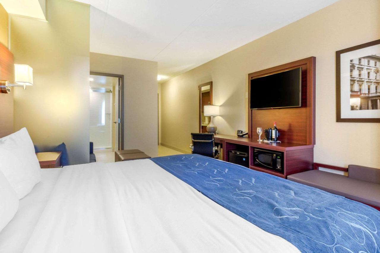Comfort Suites Downtown Windsor Buitenkant foto