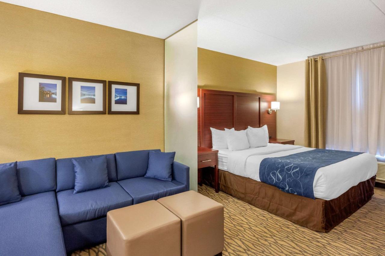 Comfort Suites Downtown Windsor Buitenkant foto