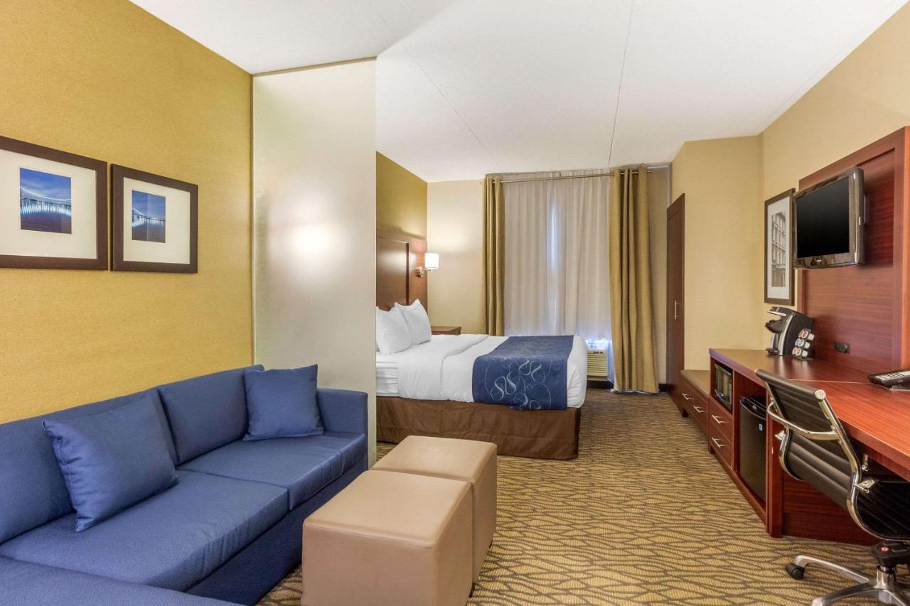 Comfort Suites Downtown Windsor Buitenkant foto