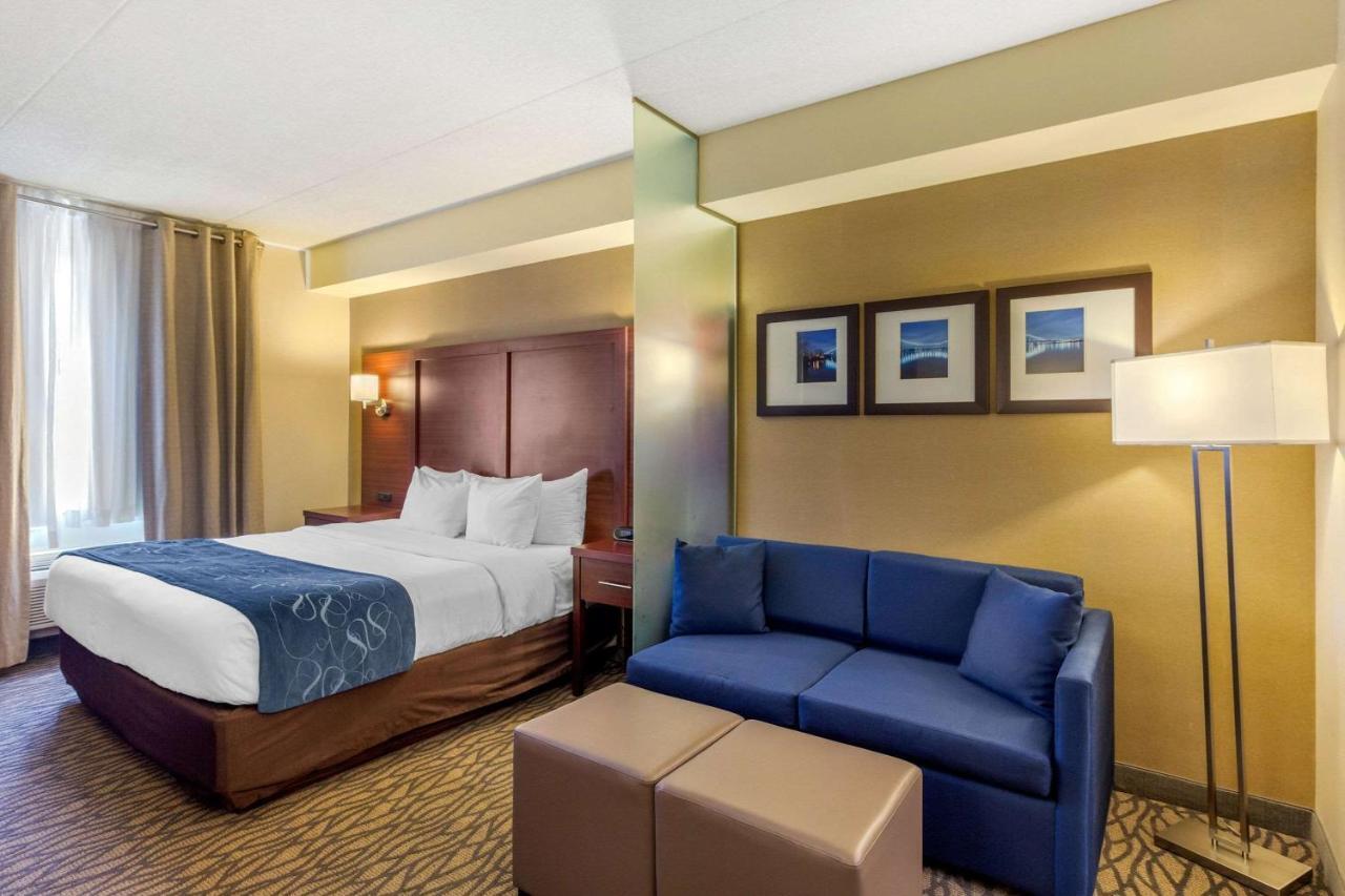Comfort Suites Downtown Windsor Buitenkant foto